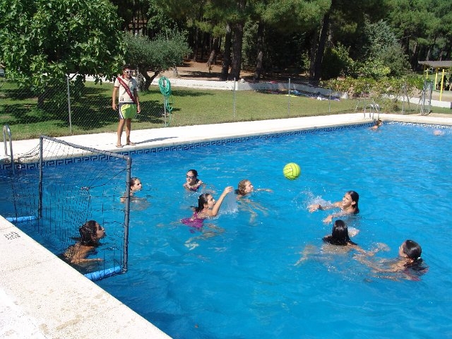 Disfrutando en la piscina
